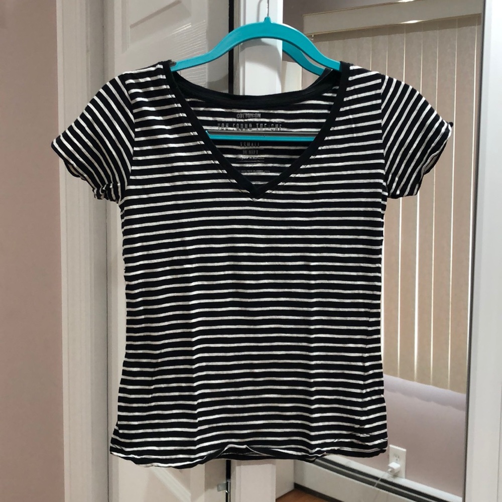 striped black and white basic v neck